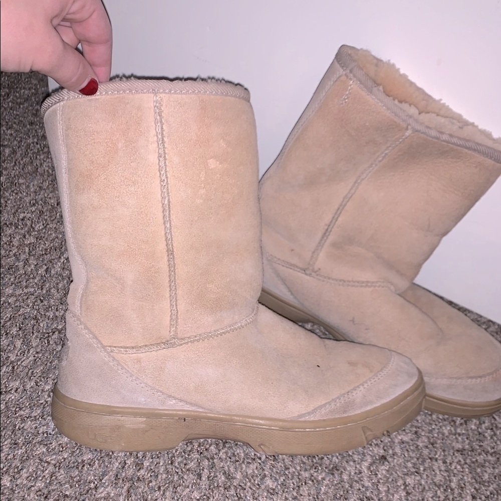 Women’s Ugg boots - short